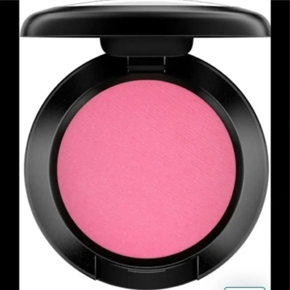 MAC Eye Shadow- Sushi Flower Satin RARE!
